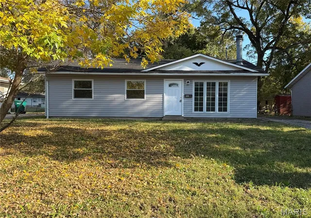 Photo 1 of Single family home for sale at 112 Saint Robert Dr, East Saint Louis, IL 62206 | MLS# MIS26068833 | Listing updated on 2026-10-28