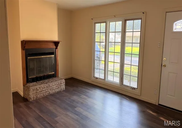 Photo 2 of Single family home for sale at 112 Saint Robert Dr, East Saint Louis, IL 62206 | MLS# MIS26068833 | Listing updated on 2026-10-28