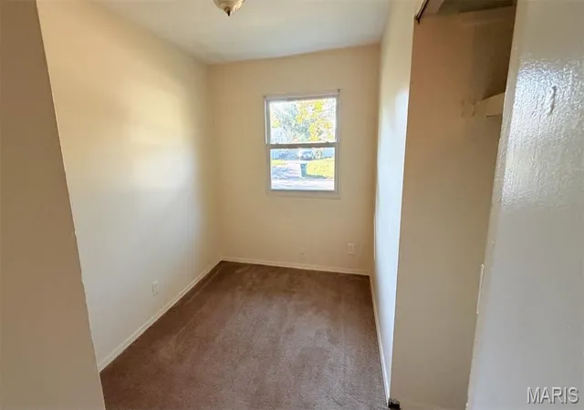Photo 3 of Single family home for sale at 112 Saint Robert Dr, East Saint Louis, IL 62206 | MLS# MIS26068833 | Listing updated on 2026-10-28
