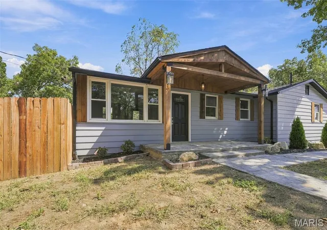 Photo 3 of Single family home for sale at 8230 Hillsboro House Springs Rd, Hillsboro, MO 63050 | MLS# MIS26068834 | Listing updated on 2026-10-29