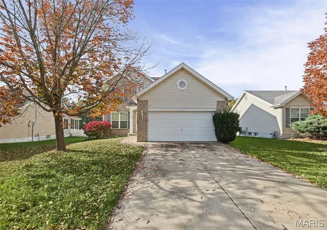 Single family home for sale at 2808 Smokehouse Way, Belleville, IL 62221 | MLS# MIS26068836