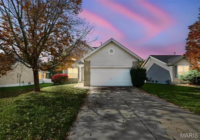 Photo 1 of Single family home for sale at 2808 Smokehouse Way, Belleville, IL 62221 | MLS# MIS26068836 | Listing updated on 2026-10-28