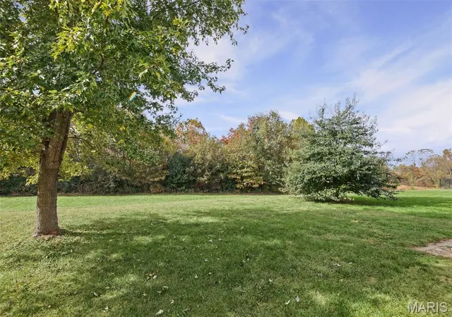 Photo 3 of Single family home for sale at 2808 Smokehouse Way, Belleville, IL 62221 | MLS# MIS26068836 | Listing updated on 2026-10-28