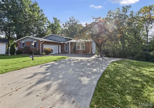 Photo 2 of Single family home for sale at 126 Birch St, Bethalto, IL 62010 | MLS# MIS26068844 | Listing updated on 2026-10-29