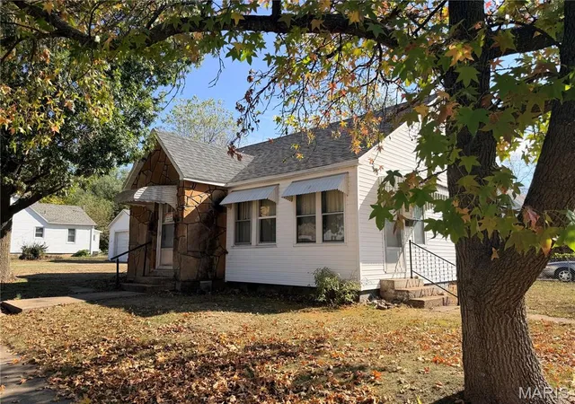 Single family home for sale at 486 N Jackson Ave, Lebanon, MO 65536 | MLS# MIS26068849