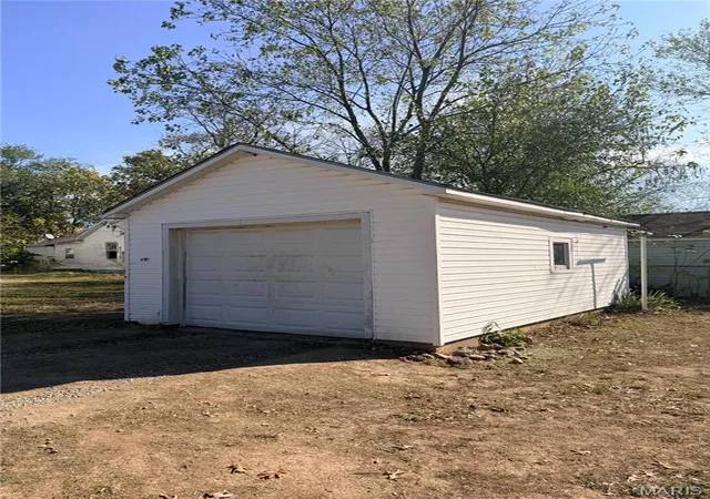 Photo 2 of Single family home for sale at 486 N Jackson Ave, Lebanon, MO 65536 | MLS# MIS26068849 | Listing updated on 2026-10-27