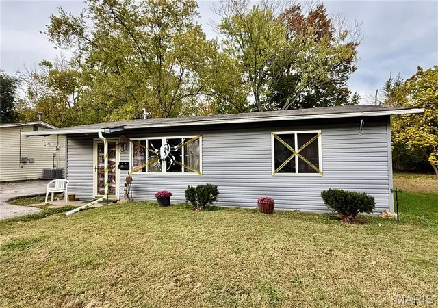 Single family home for sale at 311 Mckinley Ave, Warrenton, MO 63383 | MLS# MIS26068872
