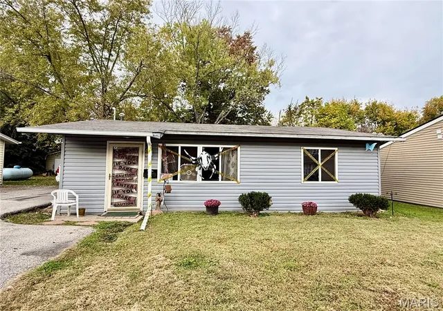 Photo 2 of Single family home for sale at 311 Mckinley Ave, Warrenton, MO 63383 | MLS# MIS26068872 | Listing updated on 2026-10-27