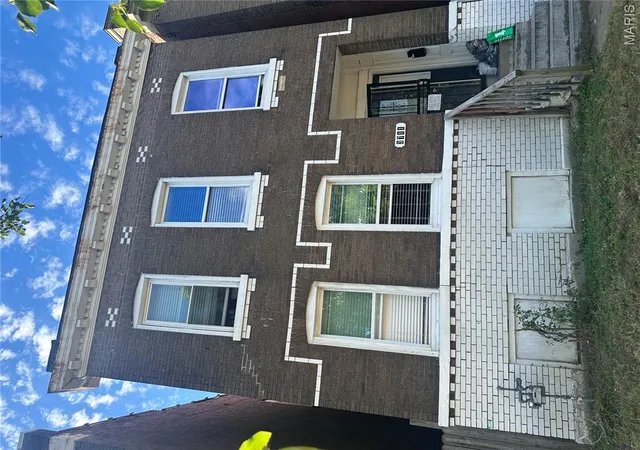 Single family home for sale at 3711 Pennsylvania Ave, Saint Louis, MO 63118 | MLS# MIS26068873