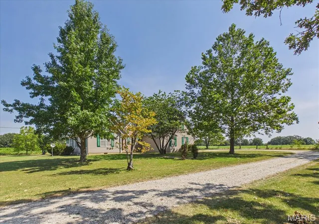 Photo 4 of Single family home for sale at 13002 Shafer Rd, Licking, MO 65542 | MLS# MIS26068878 | Listing updated on 2026-10-27