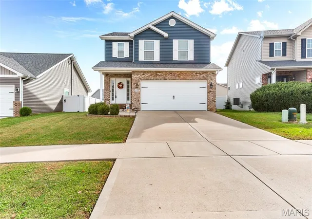 Photo 1 of Single family home for sale at 2506 London Ln, Belleville, IL 62221 | MLS# MIS26068884 | Listing updated on 2026-10-29
