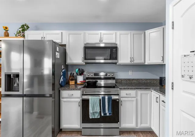 Photo 3 of Single family home for sale at 2506 London Ln, Belleville, IL 62221 | MLS# MIS26068884 | Listing updated on 2026-10-29