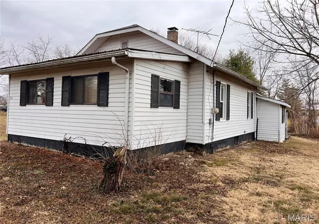 Photo 2 of Single family home for sale at 718 N Illinois St, Tilden, IL 62292 | MLS# MIS26068888 | Listing updated on 2026-10-28