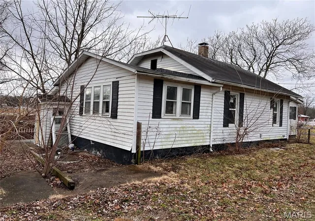 Photo 3 of Single family home for sale at 718 N Illinois St, Tilden, IL 62292 | MLS# MIS26068888 | Listing updated on 2026-10-28