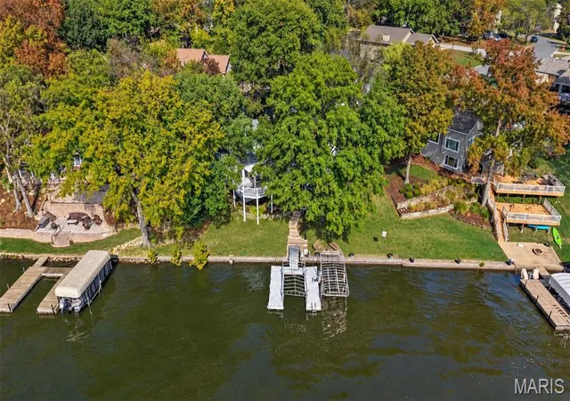 Photo 4 of Single family home for sale at 27 Marquette Dr, Lake Saint Louis, MO 63367 | MLS# MIS26068892 | Listing updated on 2026-10-30