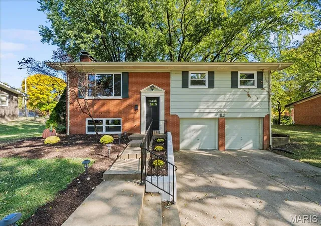 Photo 1 of Single family home for sale at 10 Chamberlain Ct, Belleville, IL 62223 | MLS# MIS26068893 | Listing updated on 2026-10-28