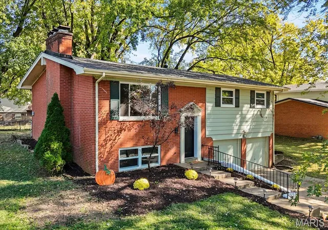 Photo 3 of Single family home for sale at 10 Chamberlain Ct, Belleville, IL 62223 | MLS# MIS26068893 | Listing updated on 2026-10-28