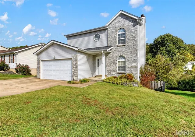 Photo 2 of Single family home for sale at 3914 Country Clb Dr, Imperial, MO 63052 | MLS# MIS26068898 | Listing updated on 2026-10-29
