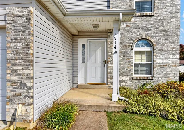 Photo 3 of Single family home for sale at 3914 Country Clb Dr, Imperial, MO 63052 | MLS# MIS26068898 | Listing updated on 2026-10-29