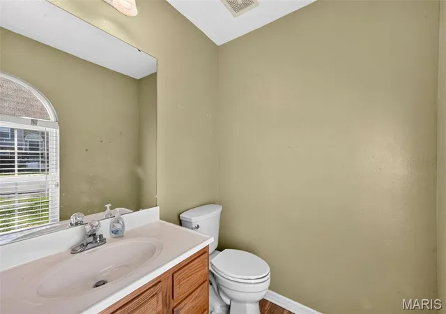 Photo 4 of Single family home for sale at 3914 Country Clb Dr, Imperial, MO 63052 | MLS# MIS26068898 | Listing updated on 2026-10-29