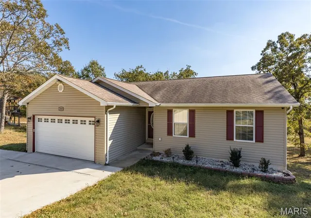 Photo 2 of Single family home for sale at 3880 Fountain City Rd, De Soto, MO 63020 | MLS# MIS26068918 | Listing updated on 2026-10-29