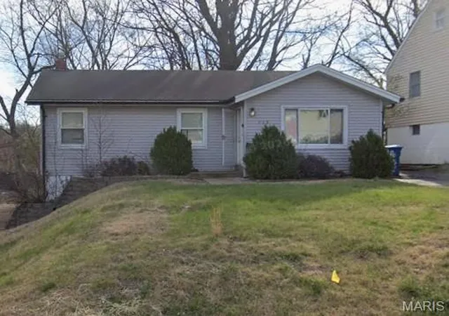 Photo 1 of Single family home for sale at 528 Ames Pl, Saint Louis, MO 63135 | MLS# MIS26068920 | Listing updated on 2026-10-29