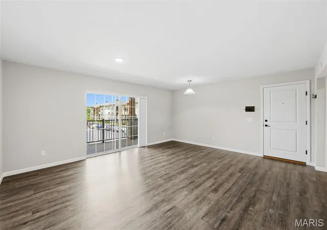 Photo 3 of Condo for sale at 321 Bordeaux Way, Saint Peters, MO 63376 | MLS# MIS26068921 | Listing updated on 2026-10-28