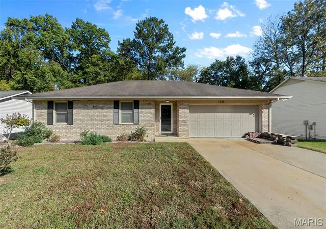 Single family home for sale at 1736 Northwoods Ct, Cape Girardeau, MO 63701 | MLS# MIS26068925
