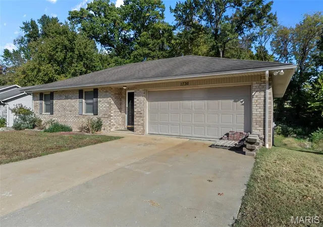 Photo 2 of Single family home for sale at 1736 Northwoods Ct, Cape Girardeau, MO 63701 | MLS# MIS26068925 | Listing updated on 2026-10-27