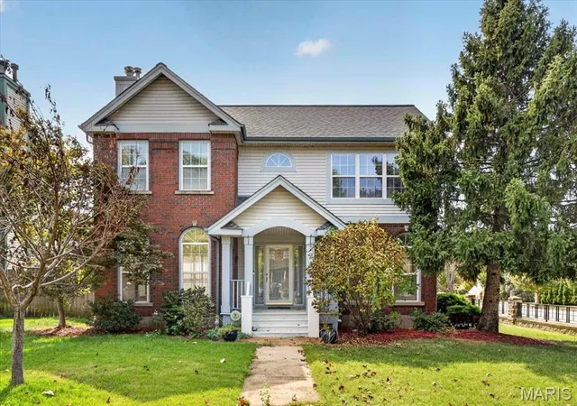 Photo 1 of Single family home for sale at 4166 Westminster Pl, Saint Louis, MO 63108 | MLS# MIS26068931 | Listing updated on 2026-10-28