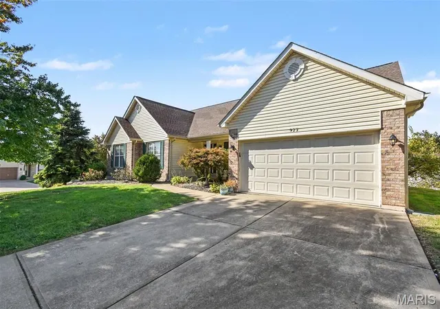 Photo 3 of Single family home for sale at 923 Midpoint Dr, O'fallon, MO 63366 | MLS# MIS26068935 | Listing updated on 2026-10-29