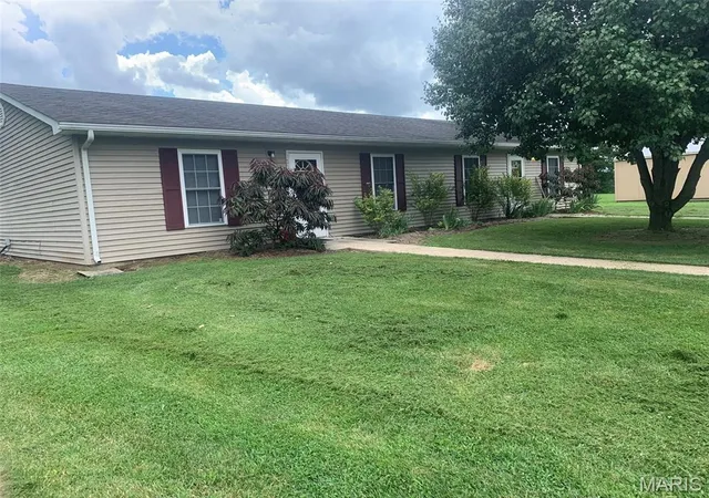 Photo 1 of Single family home for sale at 1736 Debbie Ln, Owensville, MO 65066 | MLS# MIS26068938 | Listing updated on 2026-10-29