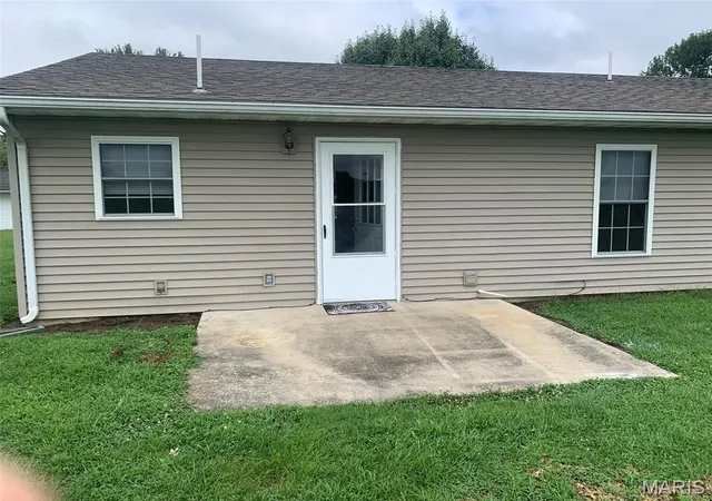Photo 3 of Single family home for sale at 1736 Debbie Ln, Owensville, MO 65066 | MLS# MIS26068938 | Listing updated on 2026-10-29