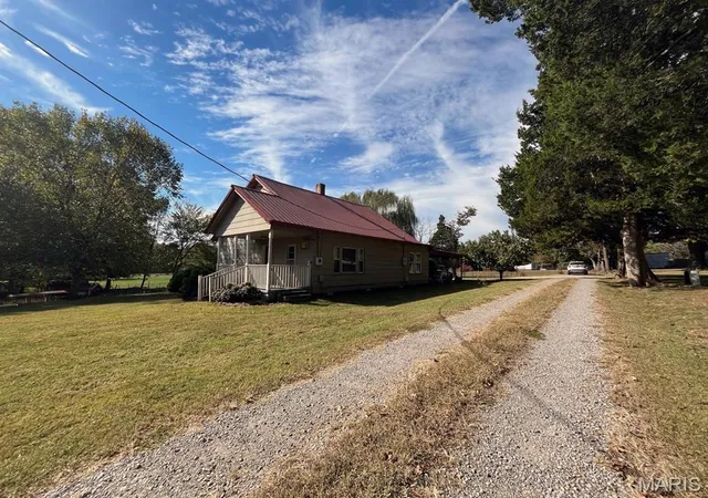 Photo 3 of Single family home for sale at 13739 County Rd 413, Dexter, MO 63841 | MLS# MIS26068945 | Listing updated on 2026-10-28
