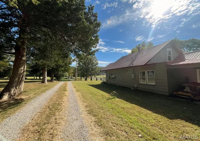 Photo 3 of Single family home for sale at 13739 County Rd 413, Dexter, MO 63841 | MLS# MIS26068945 | Listing updated on 2026-10-28