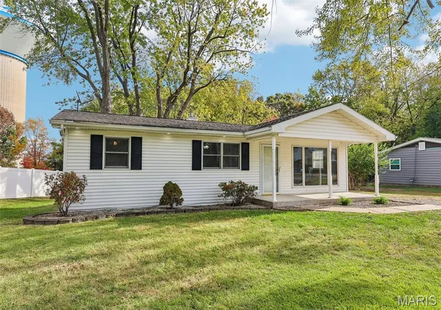 Photo 3 of Single family home for sale at 1802 Rosebud Way, St Peters, MO 63376 | MLS# MIS26068960 | Listing updated on 2026-10-28