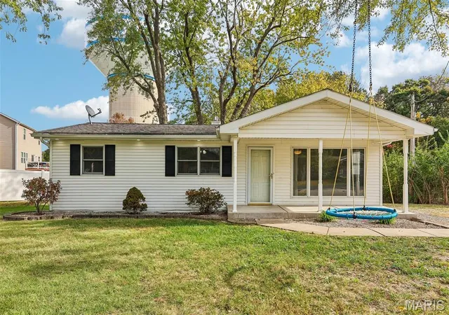 Photo 4 of Single family home for sale at 1802 Rosebud Way, St Peters, MO 63376 | MLS# MIS26068960 | Listing updated on 2026-10-28