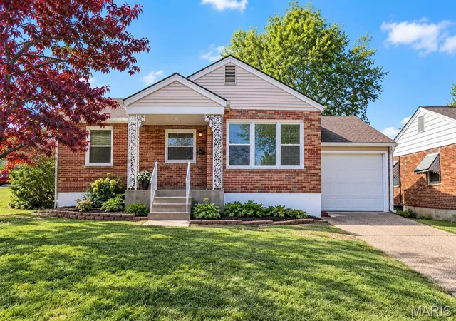 Single family home for sale at 7931 E Yorkshire Dr, Saint Louis, MO 63123 | MLS# MIS26068982