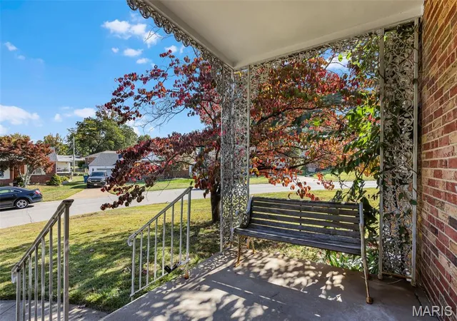 Photo 3 of Single family home for sale at 7931 E Yorkshire Dr, Saint Louis, MO 63123 | MLS# MIS26068982 | Listing updated on 2026-10-30