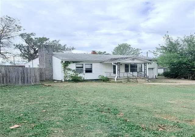 Photo 2 of Single family home for sale at 106 Cedar Crst Dr, Lebanon, MO 65536 | MLS# MIS26068992 | Listing updated on 2026-10-28
