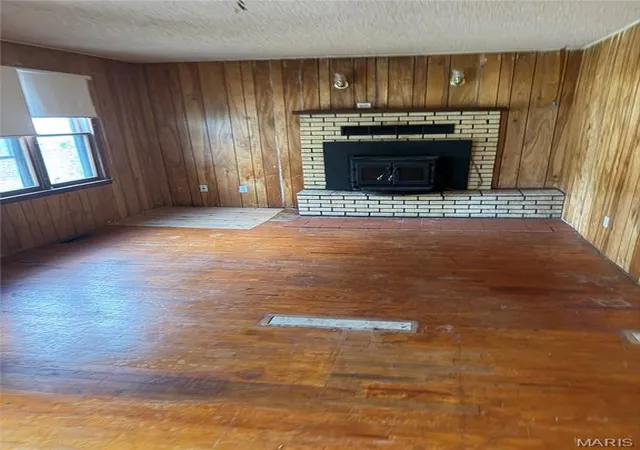 Photo 3 of Single family home for sale at 106 Cedar Crst Dr, Lebanon, MO 65536 | MLS# MIS26068992 | Listing updated on 2026-10-28