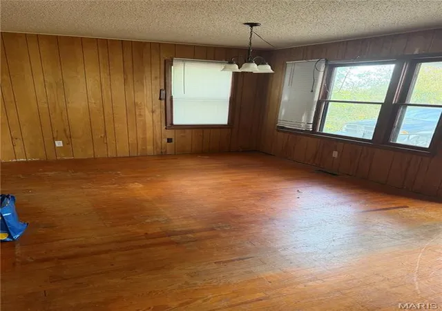 Photo 4 of Single family home for sale at 106 Cedar Crst Dr, Lebanon, MO 65536 | MLS# MIS26068992 | Listing updated on 2026-10-28