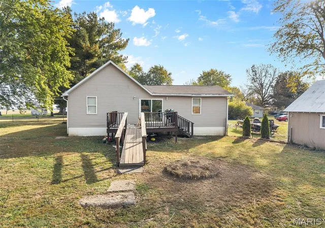 Photo 4 of Single family home for sale at 105 Marcia St, Wilsonville, IL 62093 | MLS# MIS26068996 | Listing updated on 2026-10-29