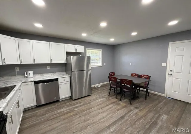 Photo 3 of Single family home for sale at 1403 S 12th Street, Poplar Bluff, MO 63901 | MLS# MIS26069003 | Listing updated on 2026-10-28
