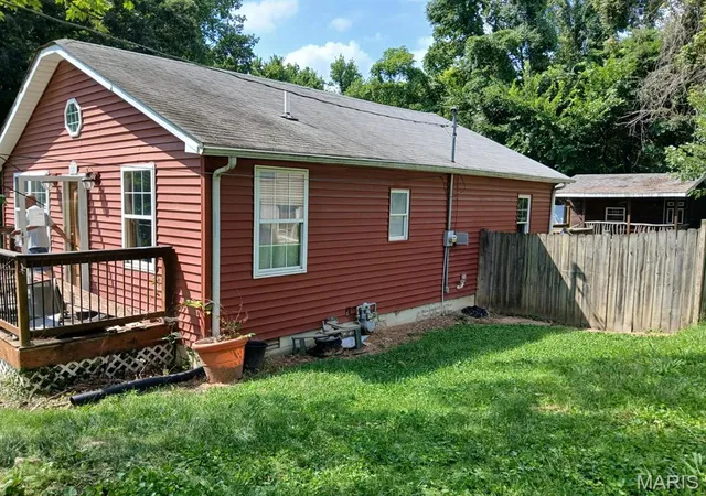 Photo 4 of Single family home for sale at 3200 Franor St, Alton, IL 62002 | MLS# MIS26069016 | Listing updated on 2026-10-28