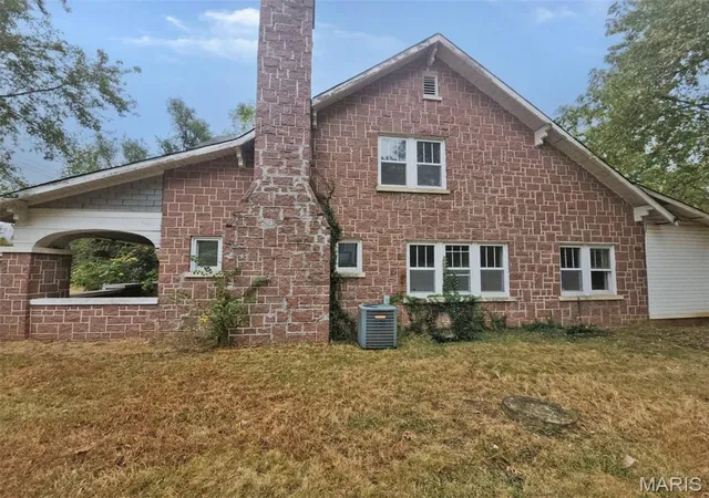 Photo 2 of Single family home for sale at 17 Wood St, Park Hills, MO 63601 | MLS# MIS26069020 | Listing updated on 2026-10-28