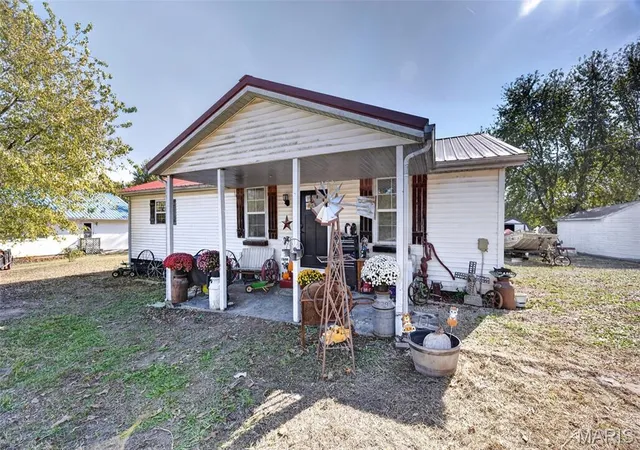 Photo 2 of Single family home for sale at 305 Greentown Rd, Buffalo, MO 65622 | MLS# MIS26069026 | Listing updated on 2026-10-28