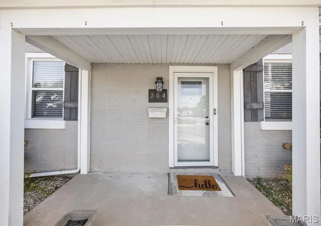 Photo 3 of Single family home for sale at 204 E Laurel St, Millstadt, IL 62260 | MLS# MIS26069035 | Listing updated on 2026-10-29