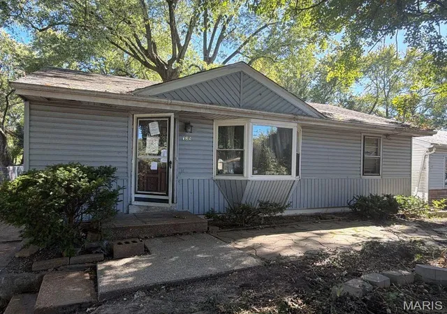Single family home for sale at 184 Bascom Dr, Saint Louis, MO 63135 | MLS# MIS26069040