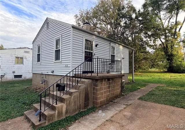 Photo 2 of Single family home for sale at 9578 Breckenridge Rd, Saint Louis, MO 63114 | MLS# MIS26069049 | Listing updated on 2026-10-28